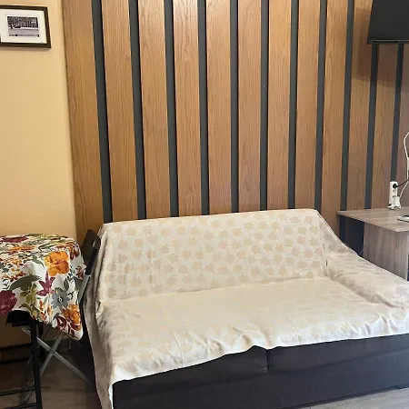 Wood * ניאה מיכאניונה