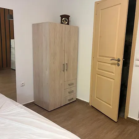 Wood * Nea Michaniona